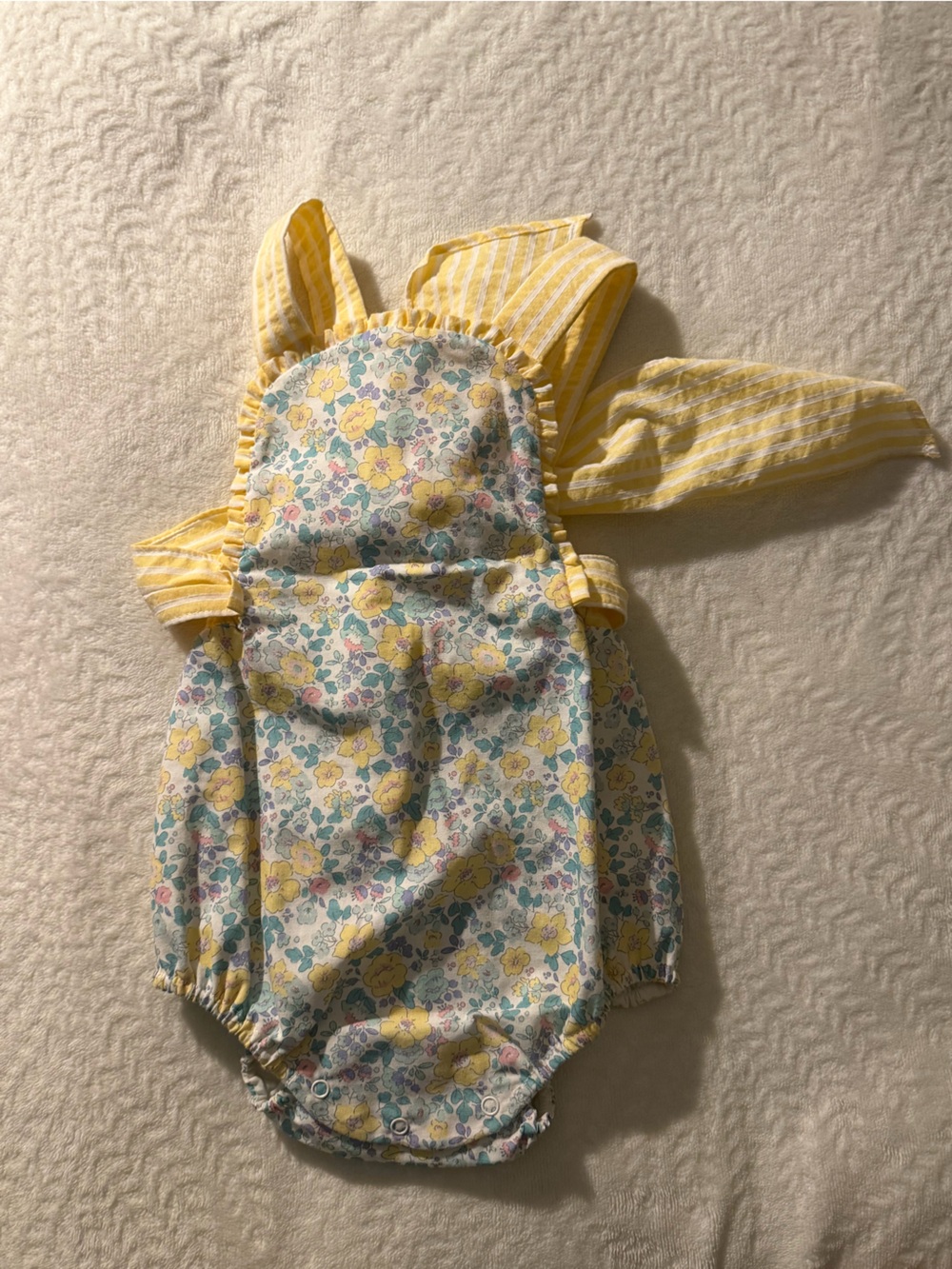 Luli & Me Baby Girl Floral Ruffle Romper - Yellow/Blue - Size 9M - Picture 3 of 8